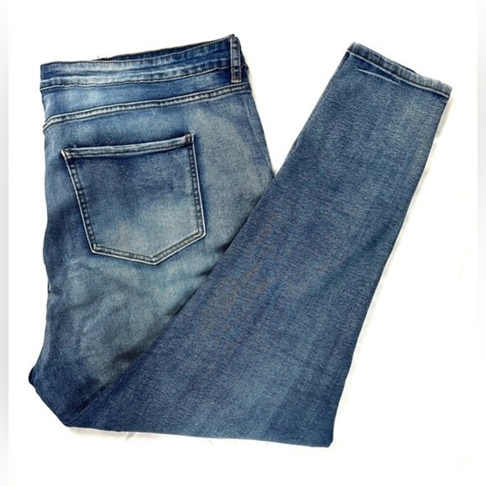 Fashion Nova Vintage Wash Plus Sz 20 Skinny Leg Blue Jeans